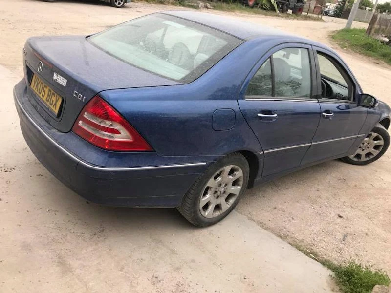 Светлини за Mercedes-Benz C 220, снимка 2 - Части - 21535702