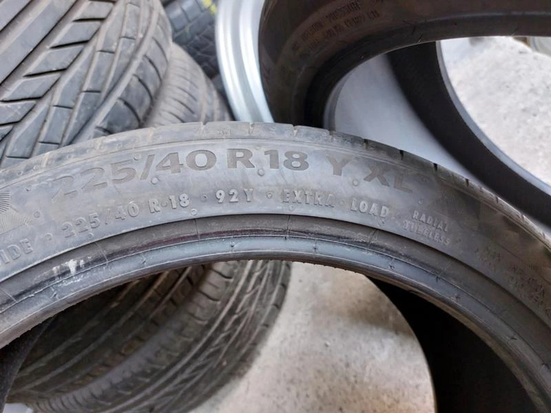 Гуми Летни 225/40R18, снимка 9 - Гуми и джанти - 36273886