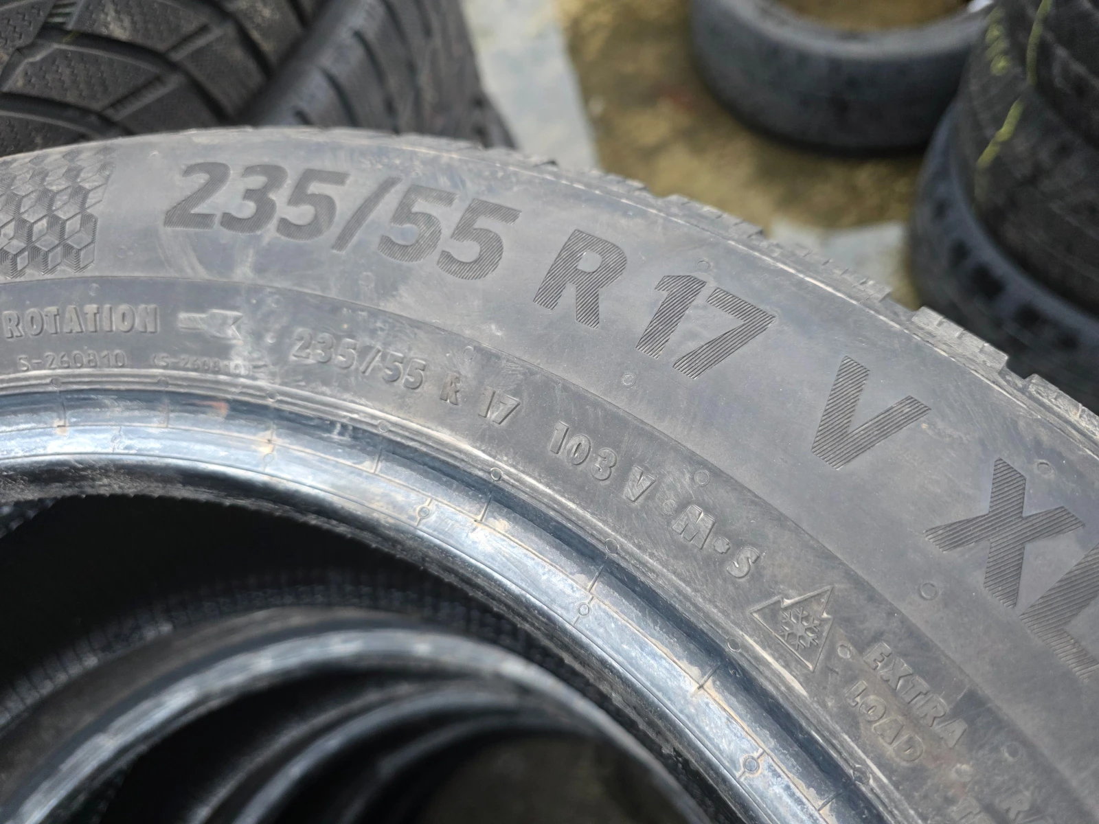 Гуми Зимни 235/55R17, снимка 7 - Гуми и джанти - 53961742