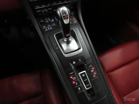Porsche 911 Carrera 4 GTS , снимка 17