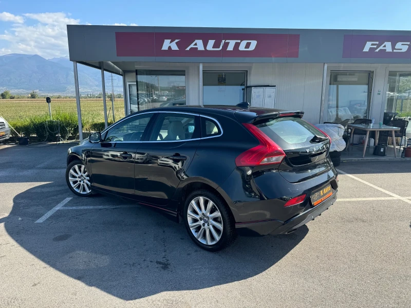 Volvo V40 2.0 D4 / 177 кс / FULL, снимка 2 - Автомобили и джипове - 47332548