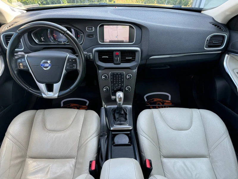 Volvo V40 2.0 D4 / 177 кс / FULL, снимка 7 - Автомобили и джипове - 47332548