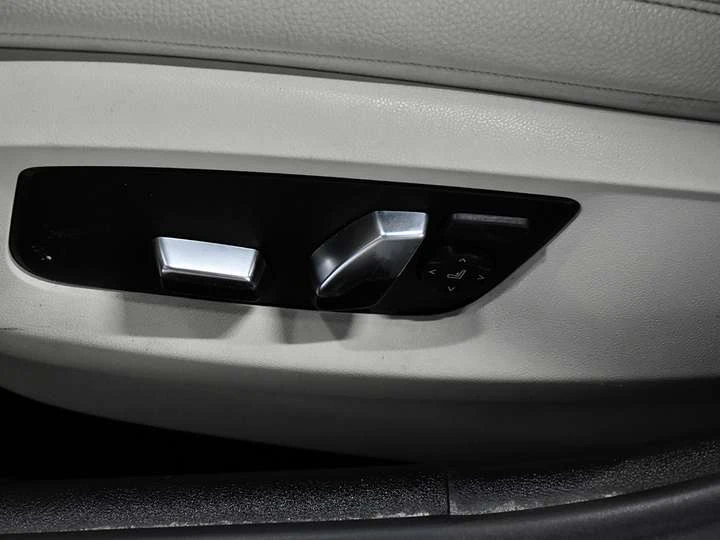 BMW 540 No Accidents l M-Sport l XDrive l 2.0L l 4Cyl, снимка 13 - Автомобили и джипове - 53596469