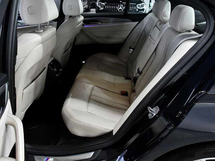 BMW 540 No Accidents l M-Sport l XDrive l 2.0L l 4Cyl, снимка 14 - Автомобили и джипове - 53596469