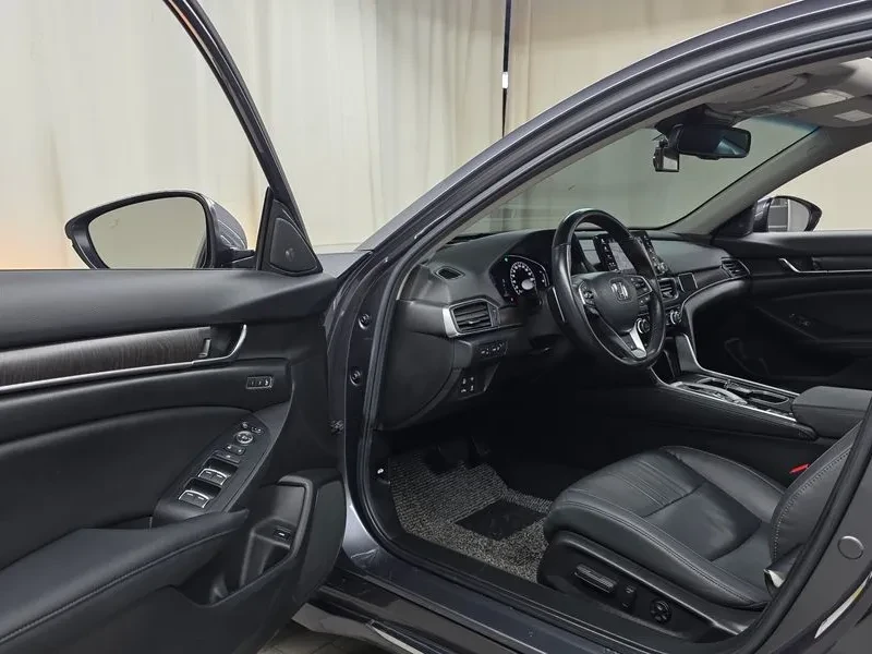 Honda Accord  Generation 2.0 Hybrid Touring/ ����� �� ��������� | Mobile.bg � ����������� 10