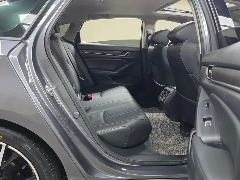 Honda Accord  Generation 2.0 Hybrid Touring/ ����� �� ��������� | Mobile.bg � ����������� 11