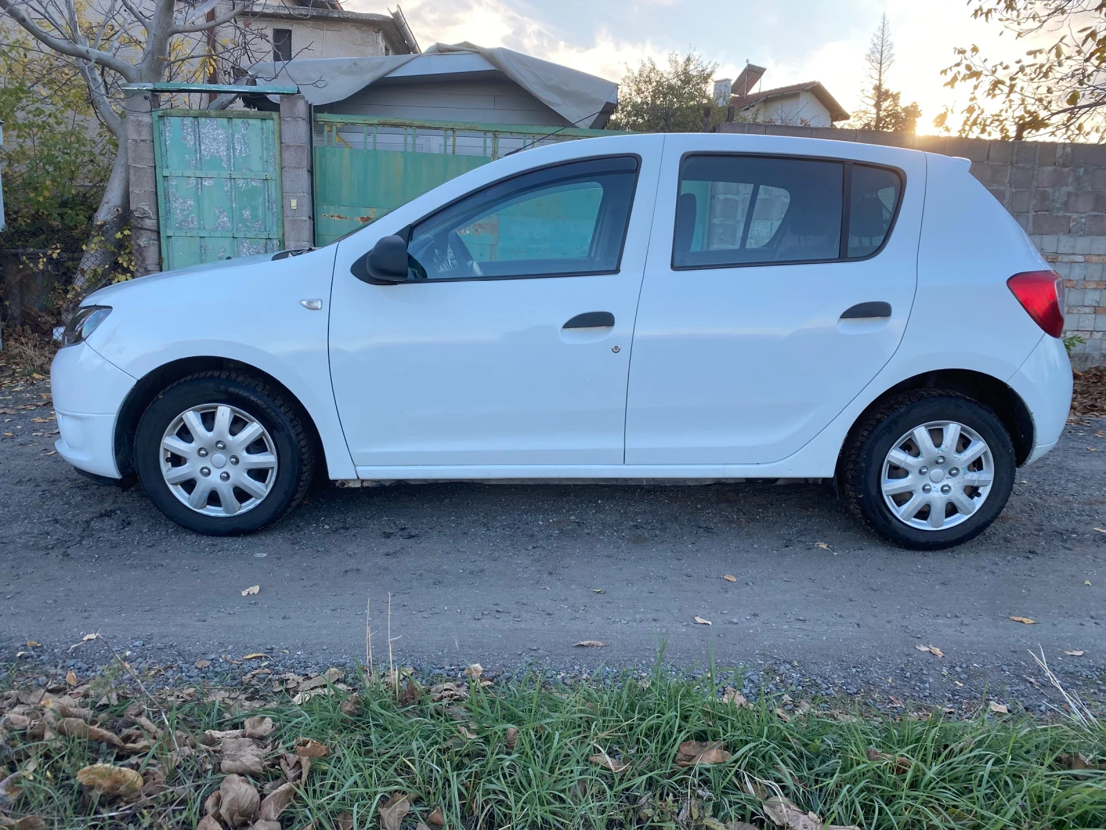 Dacia Sandero Дачия сандеро 0.900т - фабрична газова - изображение 7