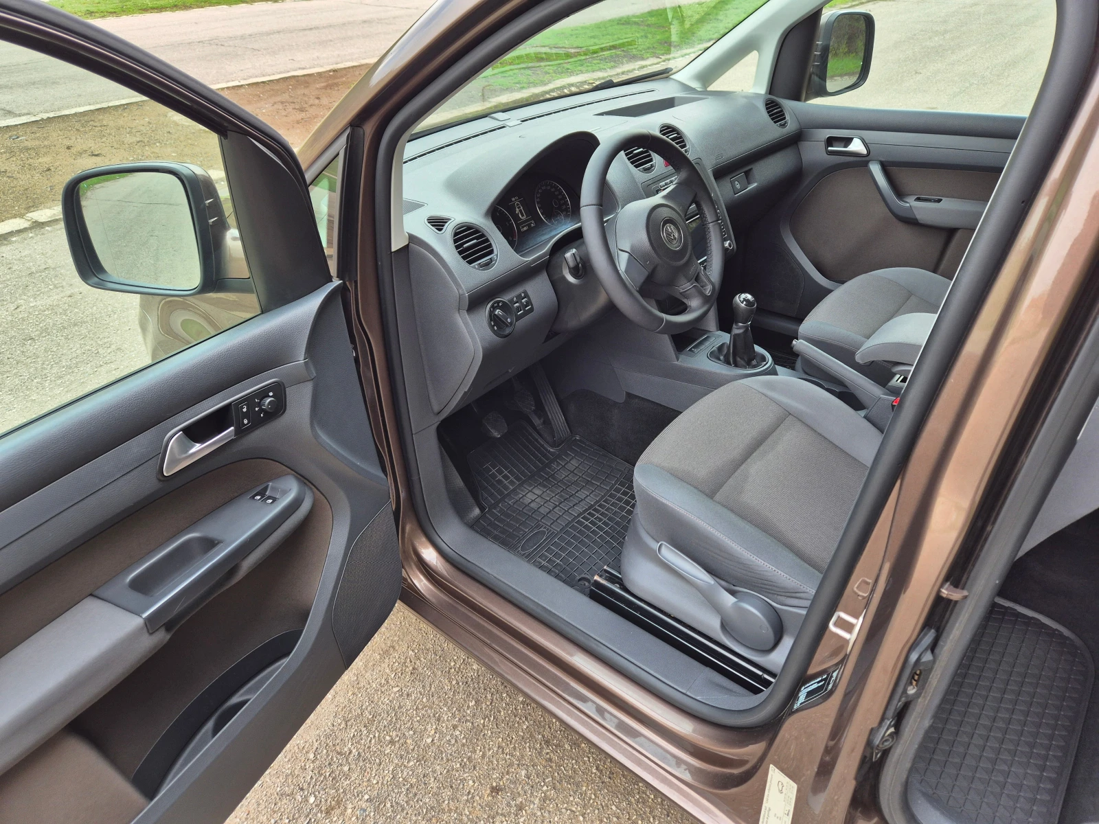 VW Caddy  - изображение 9