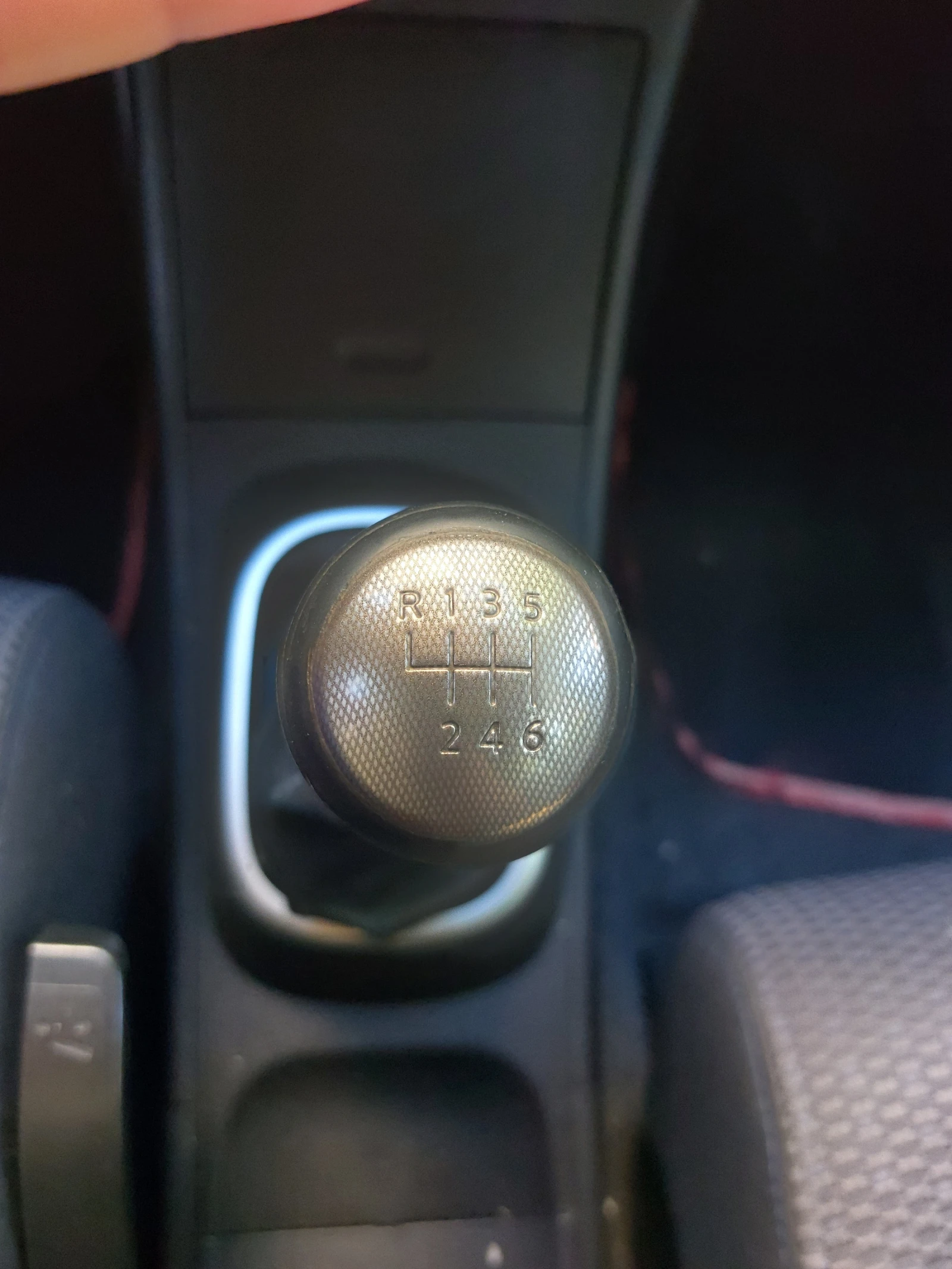 Nissan Tiida  - изображение 10