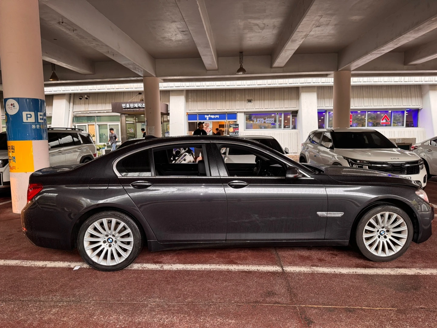 BMW 740 ОЧАКВАН ВНОС - КАТО НОВА! - изображение 7