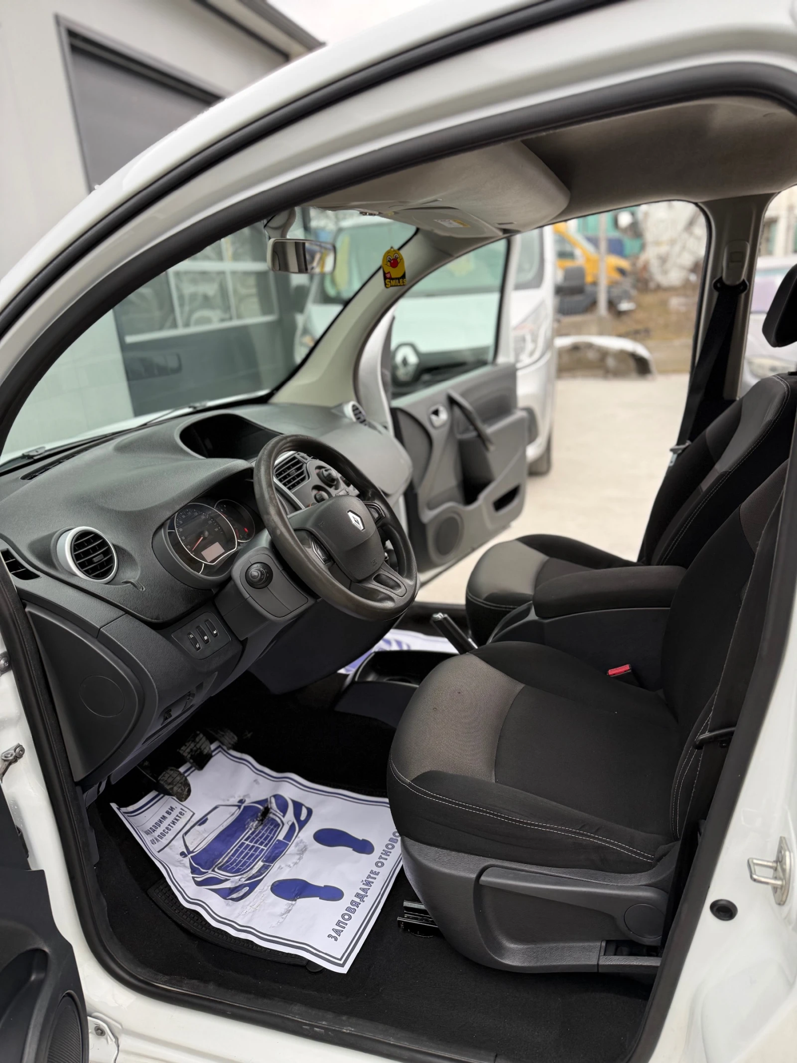 Renault Kangoo 1.5dci -EURO6, снимка 9 - Автомобили и джипове - 53917550