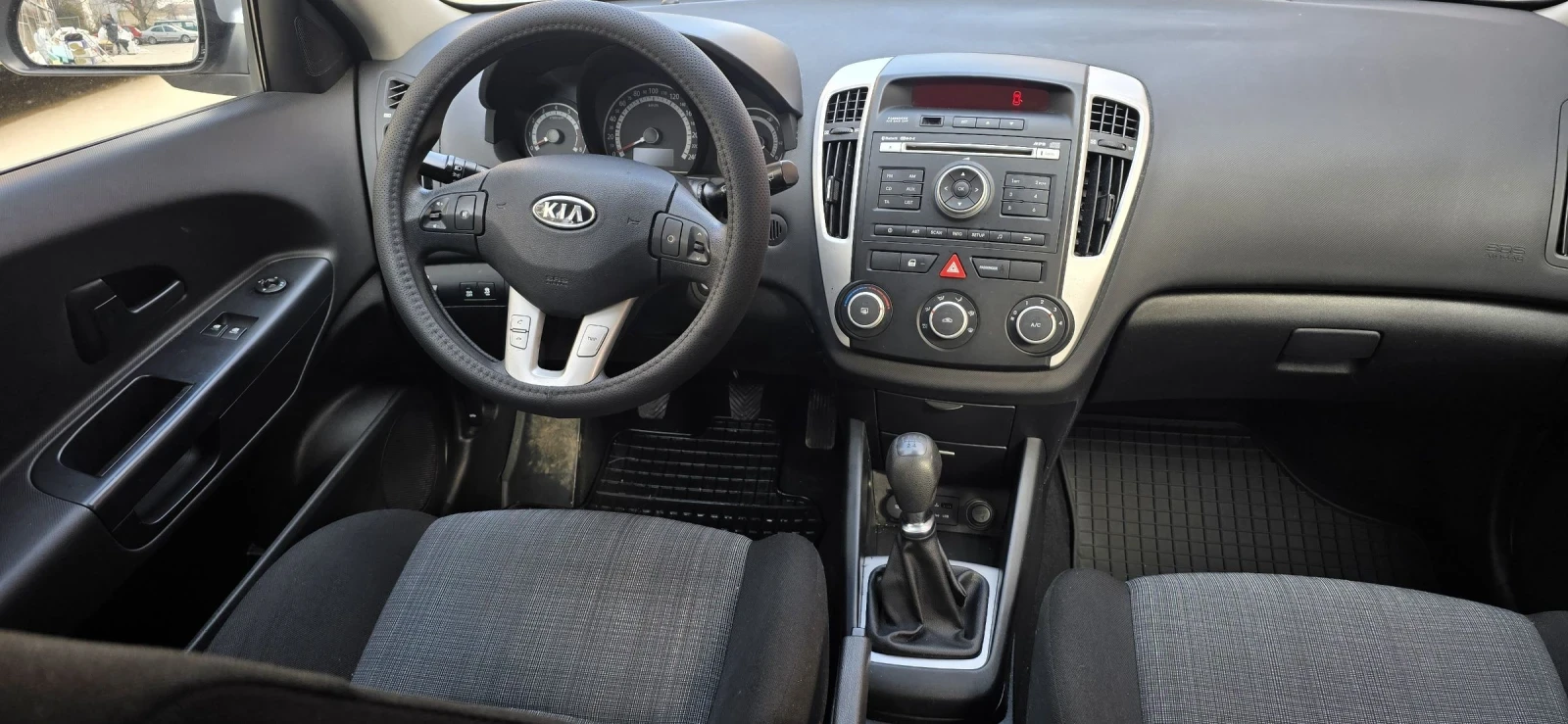 Kia Ceed 1.4i, Face, 140х.км, снимка 11 - Автомобили и джипове - 53967886