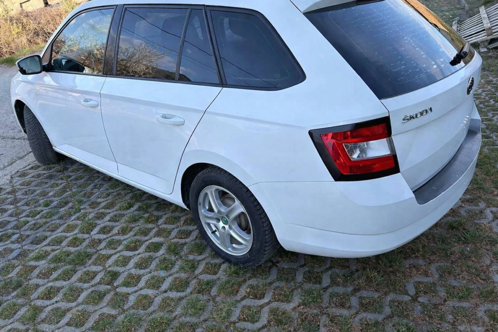Skoda Fabia, снимка 5 - Автомобили и джипове - 54131673