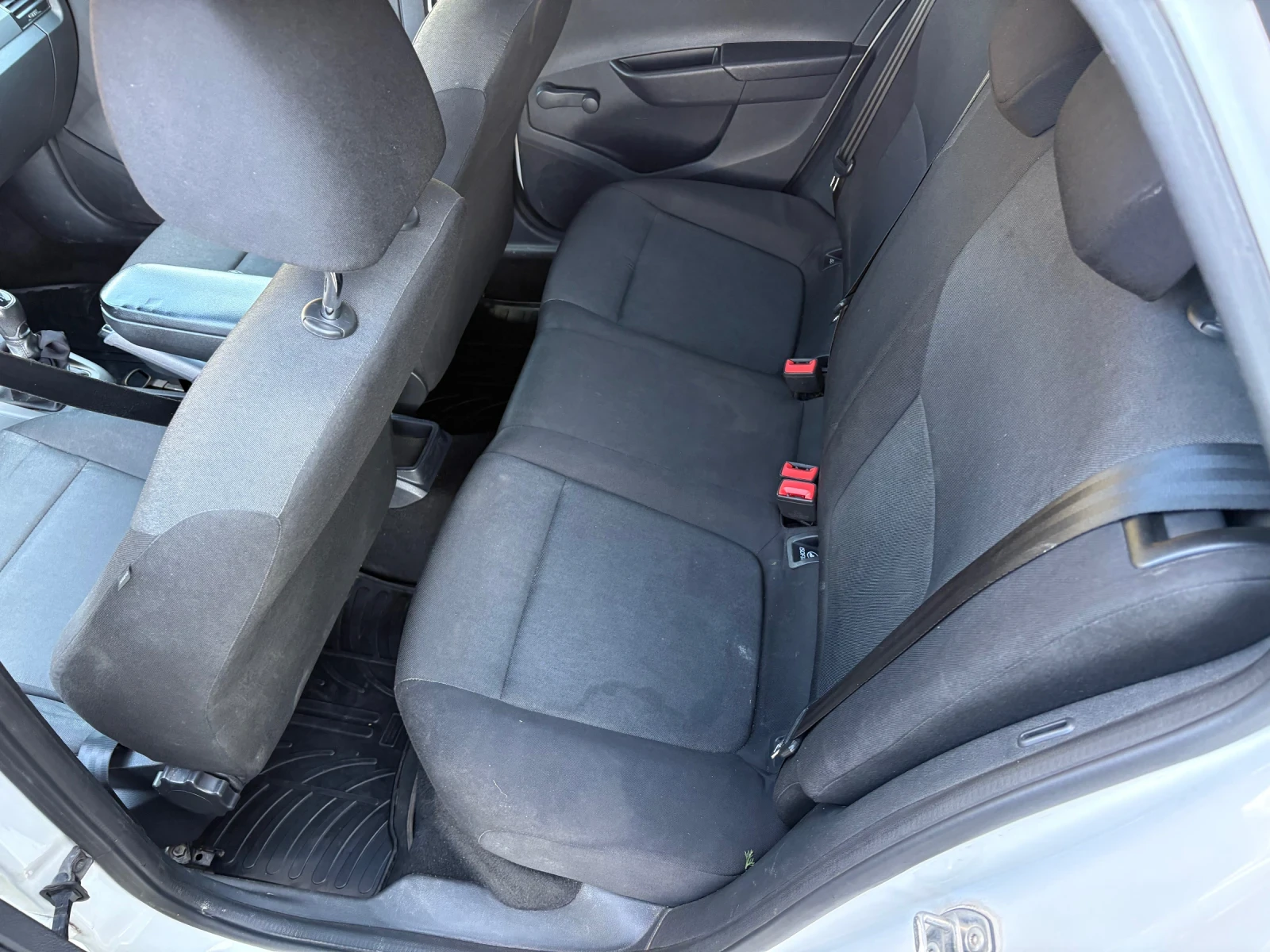 Skoda Fabia, снимка 11 - Автомобили и джипове - 54131673