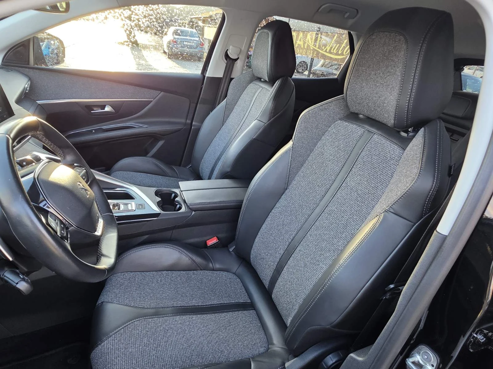 Peugeot 3008 1.2 PureTech Автоматик| Навигация| Парктроник, снимка 10 - Автомобили и джипове - 54762260