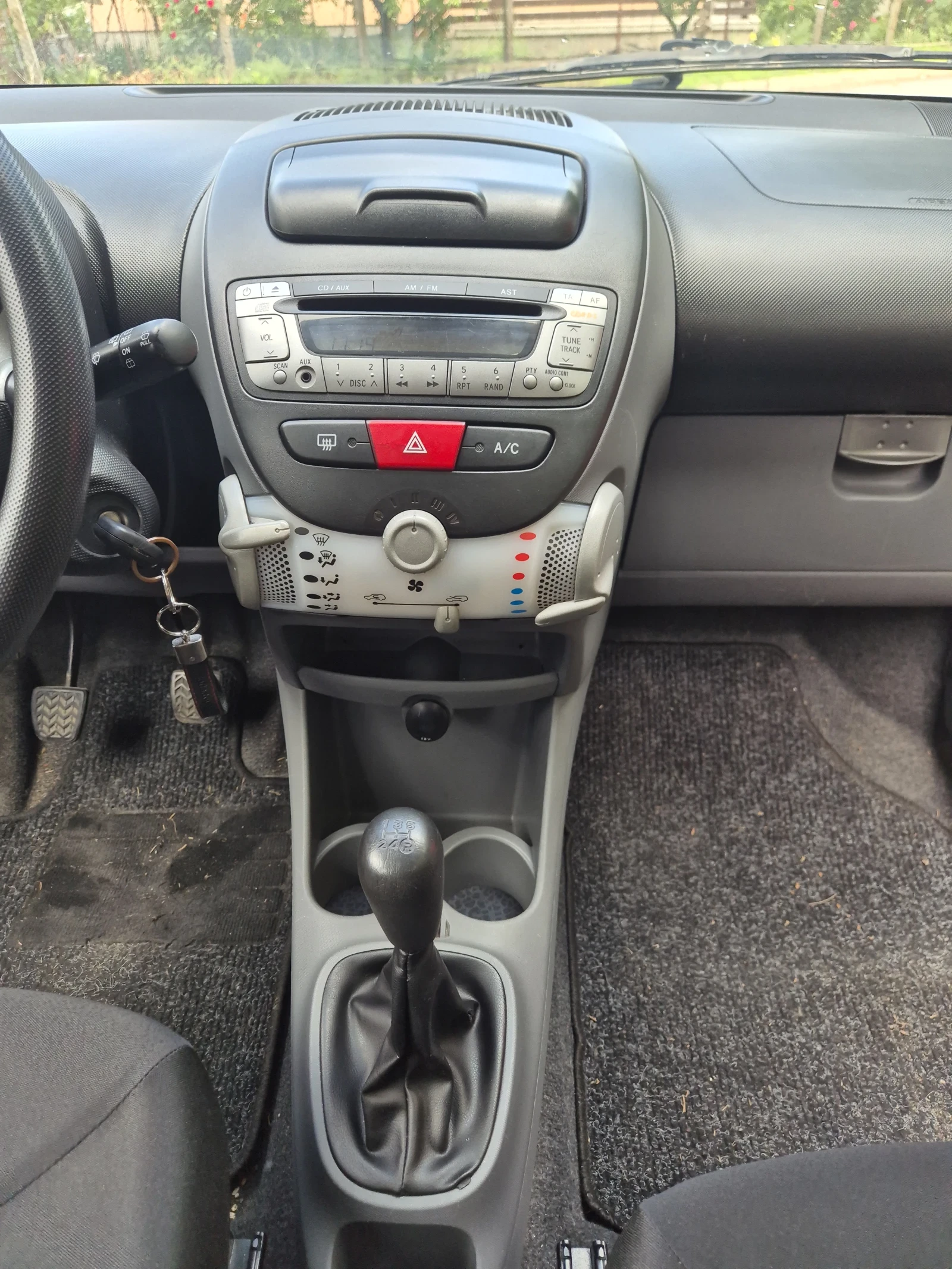 Toyota Aygo, снимка 6 - Автомобили и джипове - 54788569
