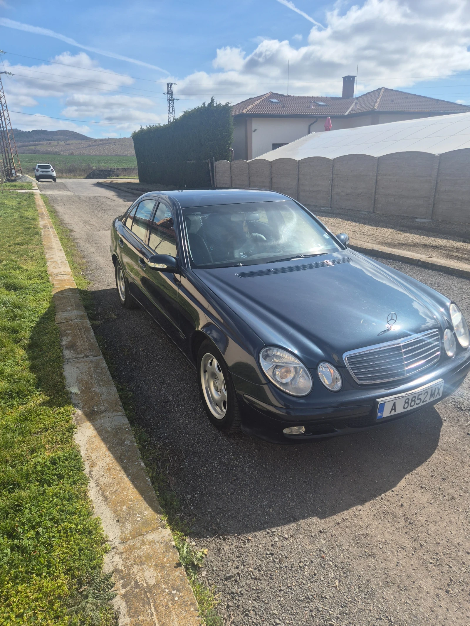 Mercedes-Benz E 220, снимка 5 - Автомобили и джипове - 55068114