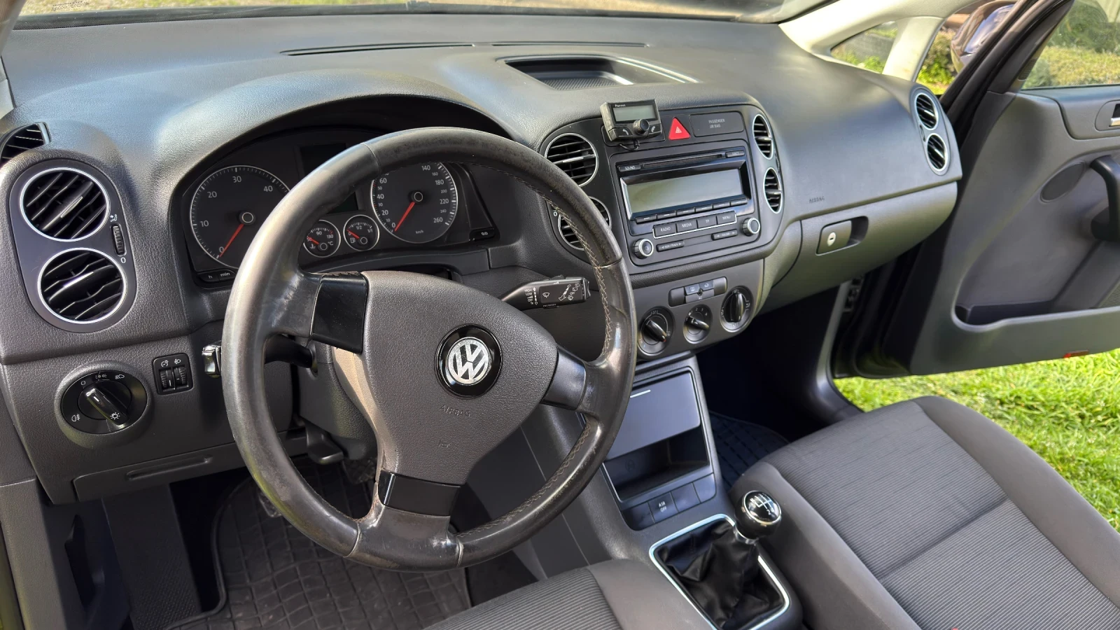 VW Golf Plus 1.9, снимка 4 - Автомобили и джипове - 55311340