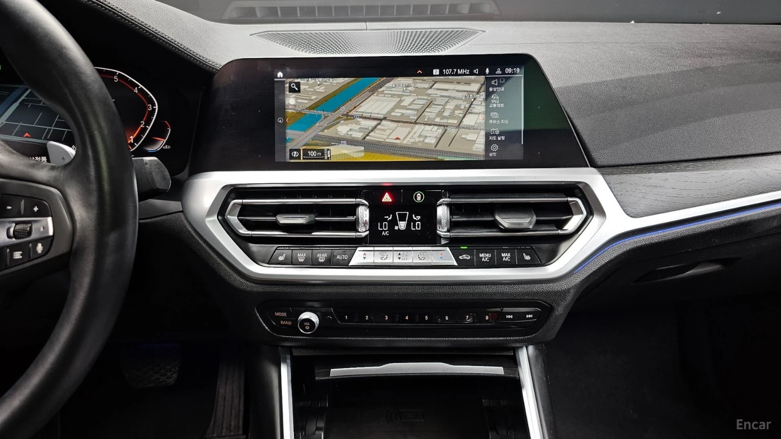 BMW 330 xDrive Luxury* HUD* КОЖА* НАВИ* ПАНО* АВТОКРЕДИТ, снимка 12 - Автомобили и джипове - 55651554