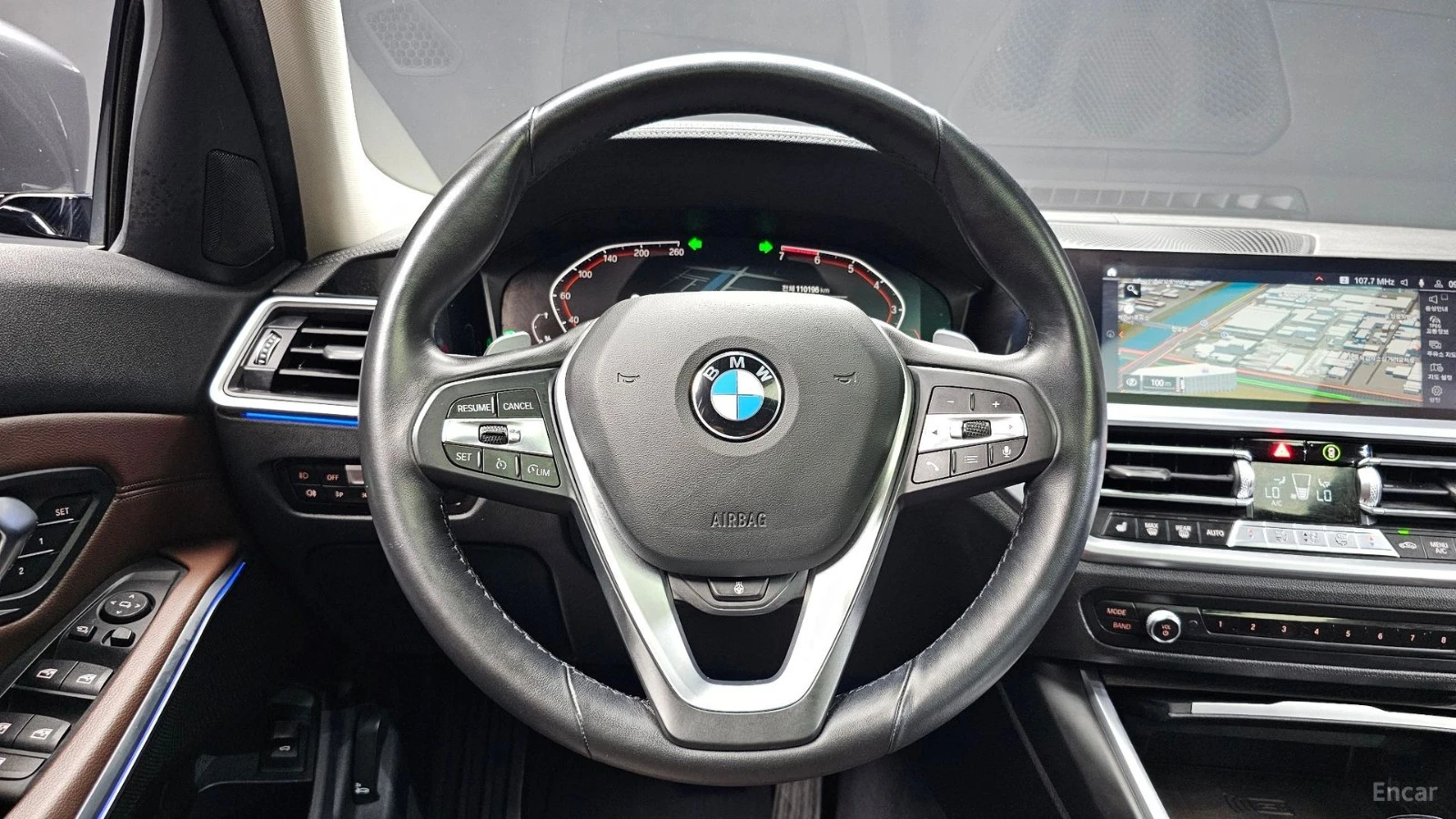 BMW 330 xDrive Luxury* HUD* КОЖА* НАВИ* ПАНО* АВТОКРЕДИТ, снимка 11 - Автомобили и джипове - 55651554