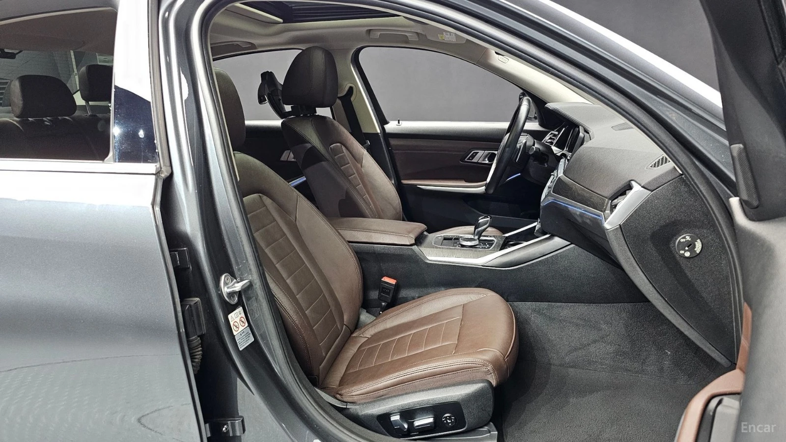 BMW 330 xDrive Luxury* HUD* КОЖА* НАВИ* ПАНО* АВТОКРЕДИТ, снимка 9 - Автомобили и джипове - 55651554