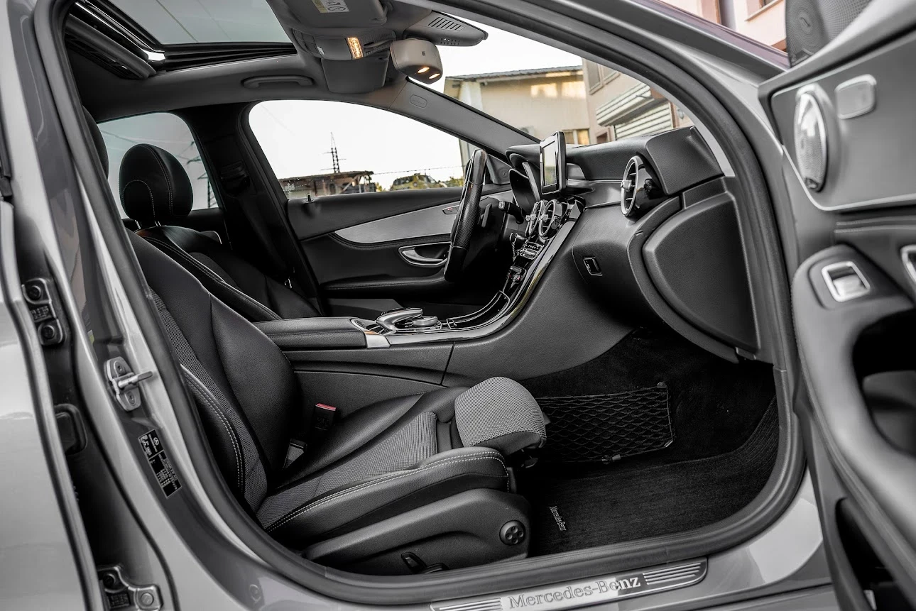 Mercedes-Benz C 220 C63 ПАКЕТ / BURMESTER / ШИБИДАХ / , снимка 13 - Автомобили и джипове - 55710395