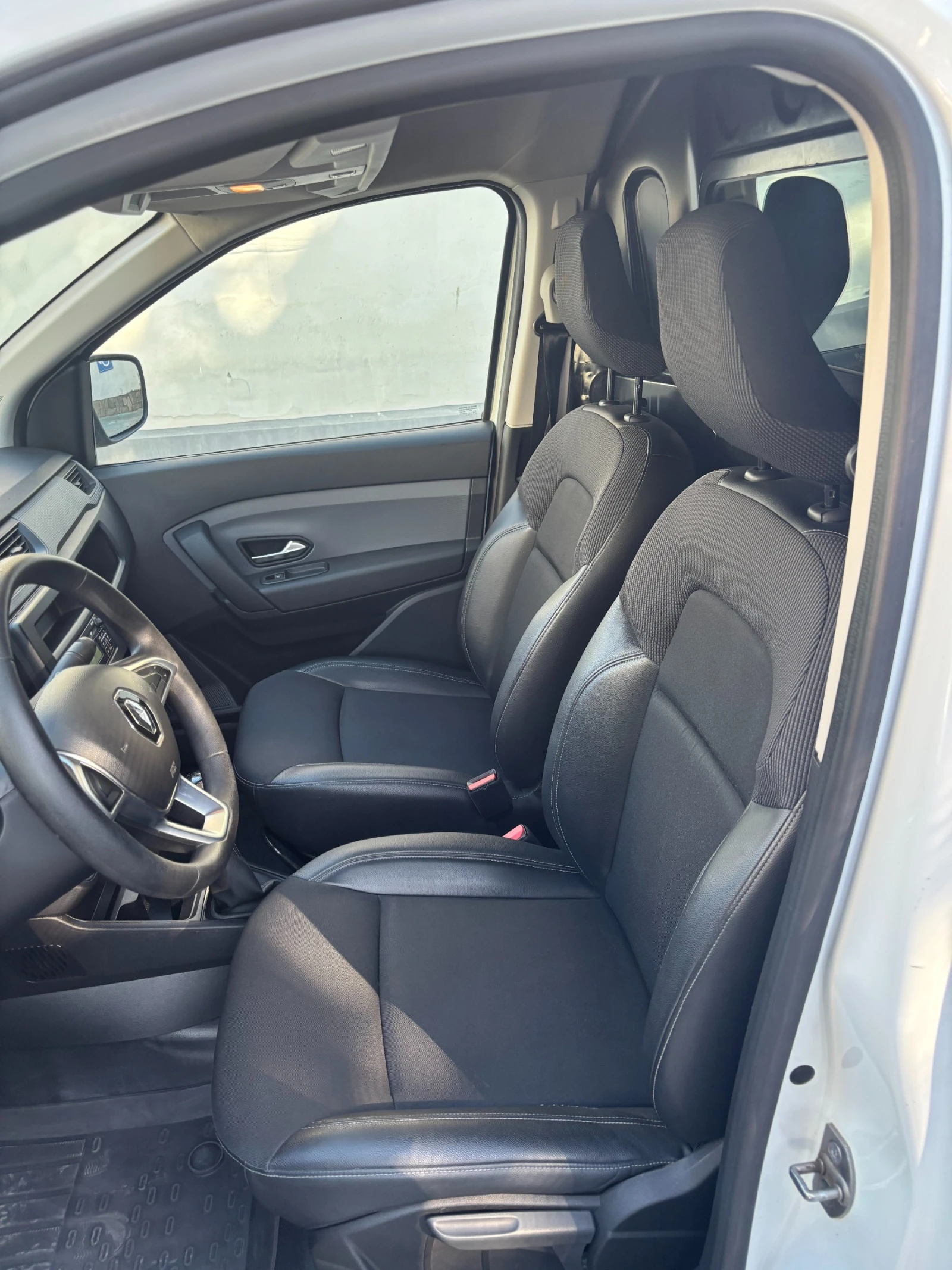 Renault Express 1.5 dCi, снимка 6 - Автомобили и джипове - 55999377