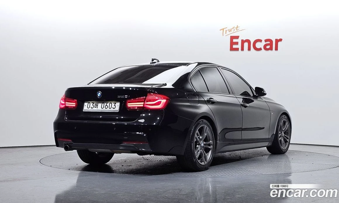 BMW 320 320i M Sport, снимка 2 - Автомобили и джипове - 56156576