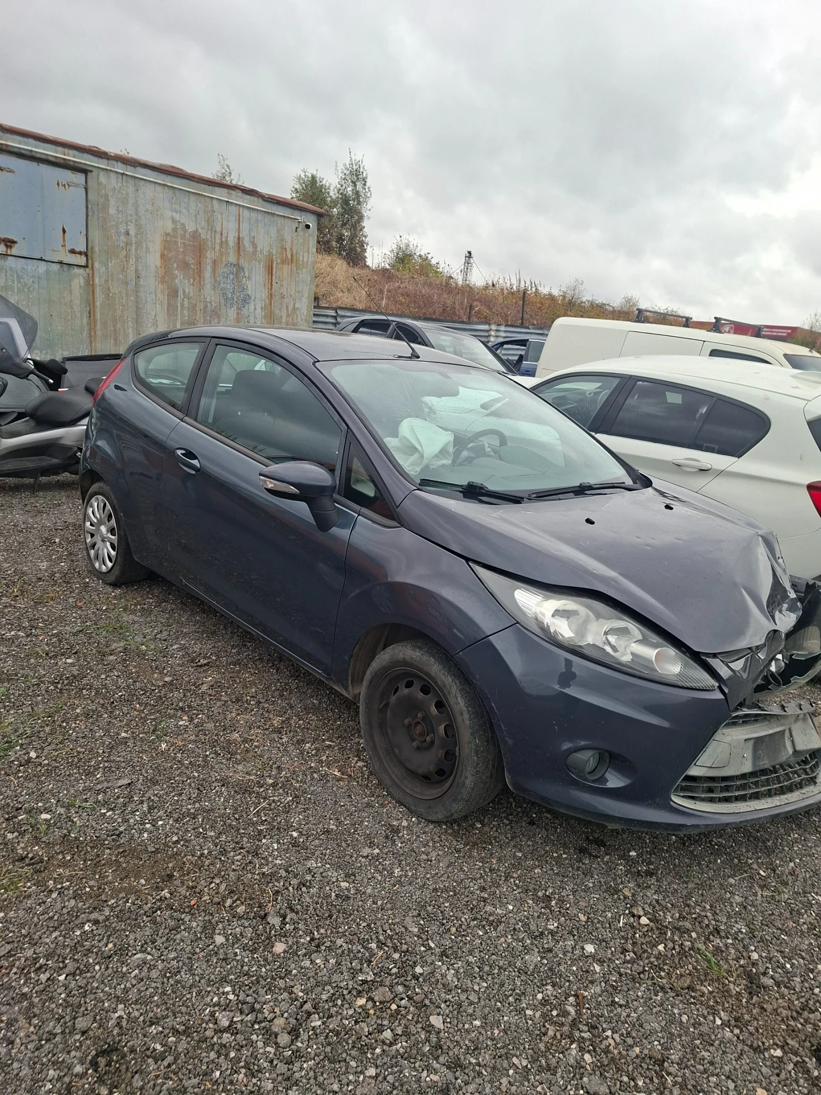 Ford Fiesta 1.6 бензин, снимка 2 - Автомобили и джипове - 56655535