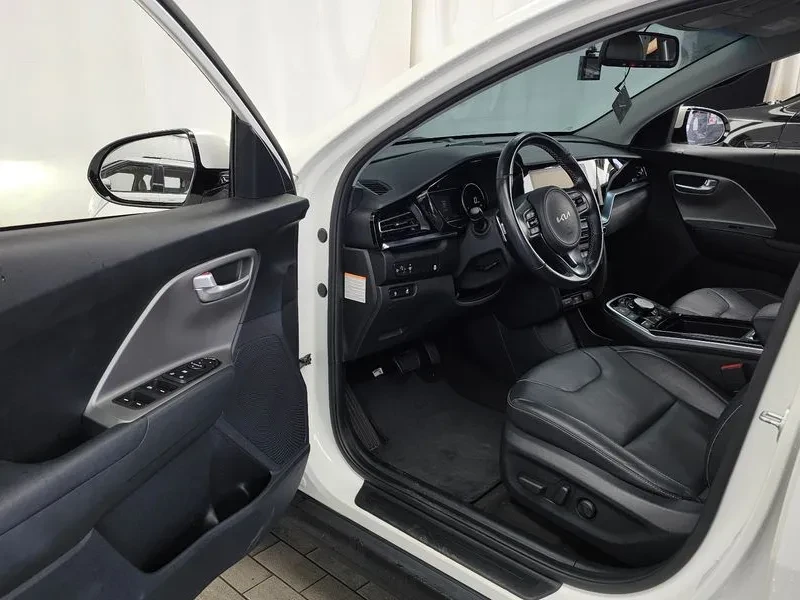 Kia Niro Plus Air, снимка 10 - Автомобили и джипове - 56358682