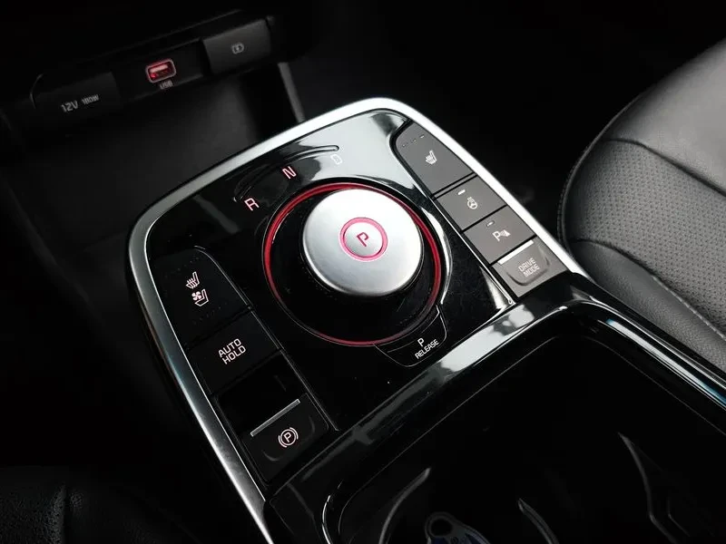 Kia Niro Plus Air, снимка 9 - Автомобили и джипове - 56358682