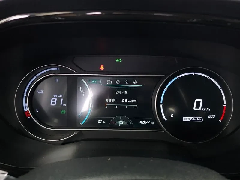 Kia Niro Plus Air, снимка 8 - Автомобили и джипове - 56358682
