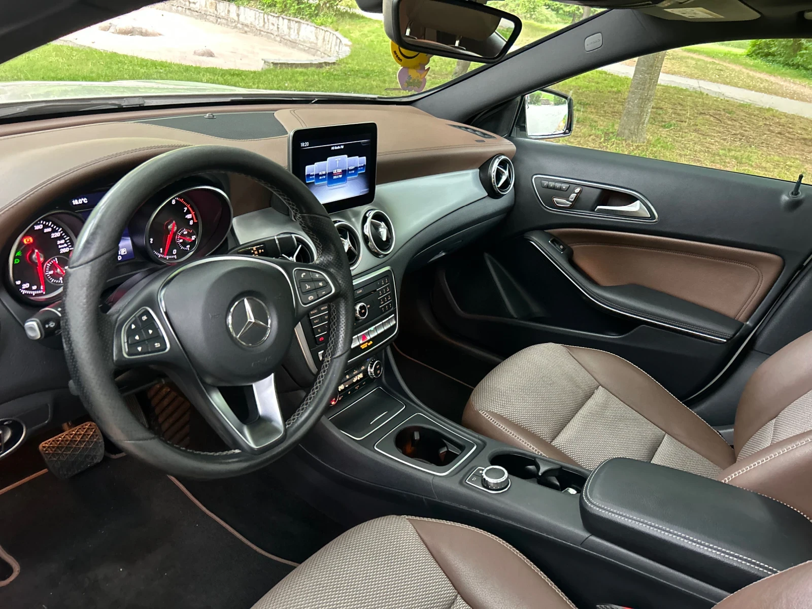 Mercedes-Benz GLA 250 4 MATIC КАТО НОВА ЛИЗИНГ БЕЗ БАРТЕРИ - изображение 9
