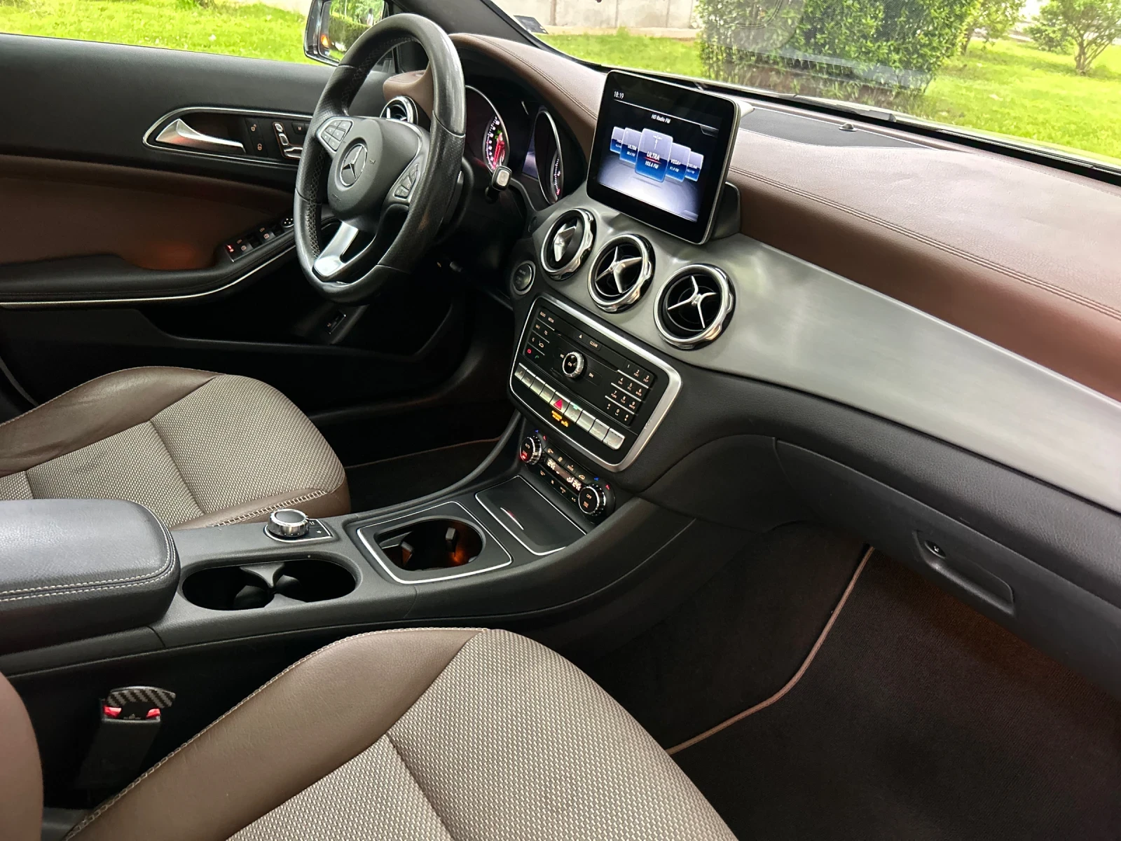 Mercedes-Benz GLA 250 4 MATIC КАТО НОВА ЛИЗИНГ БЕЗ БАРТЕРИ - изображение 10
