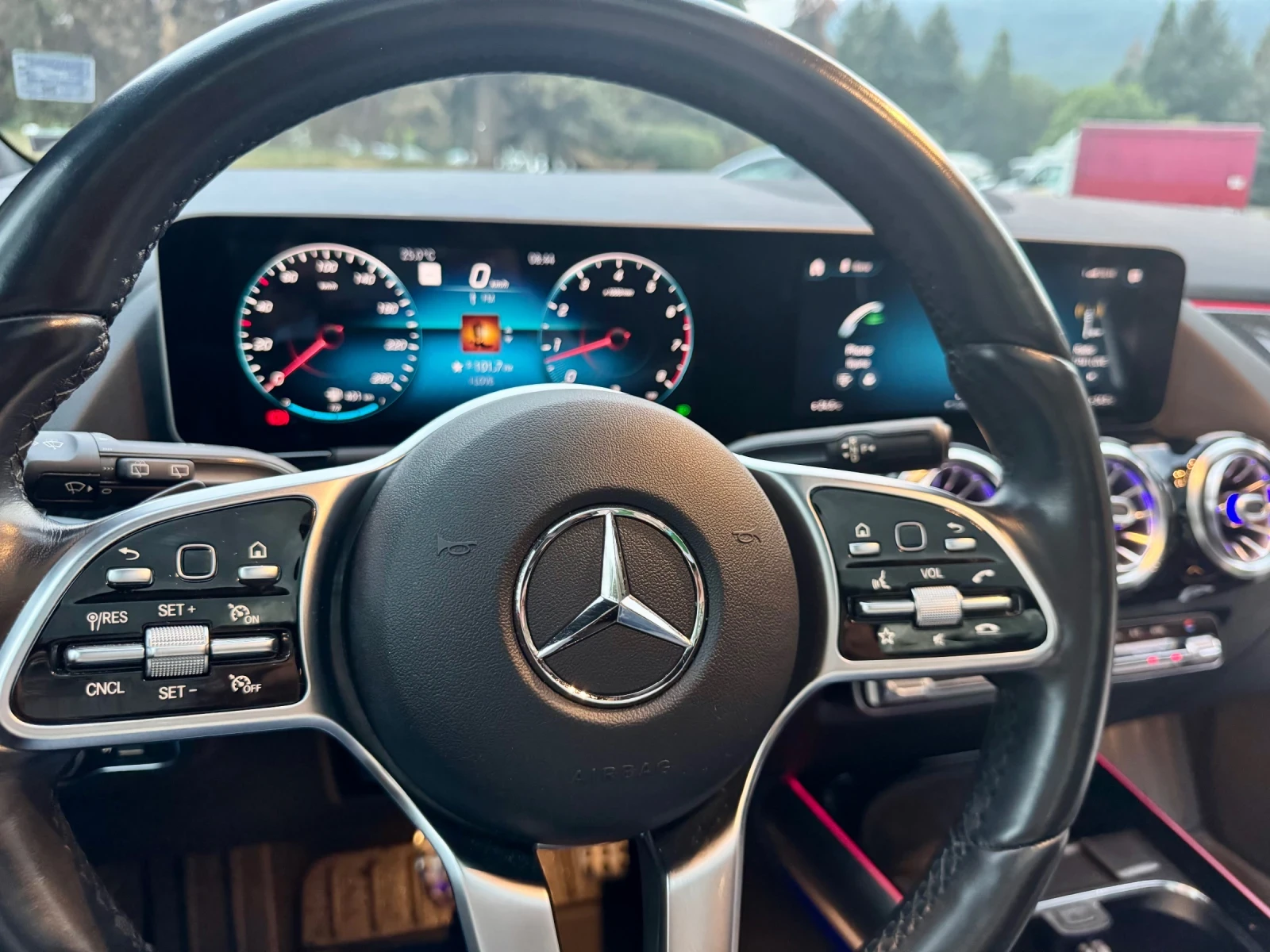 Mercedes-Benz GLA 250  - изображение 7