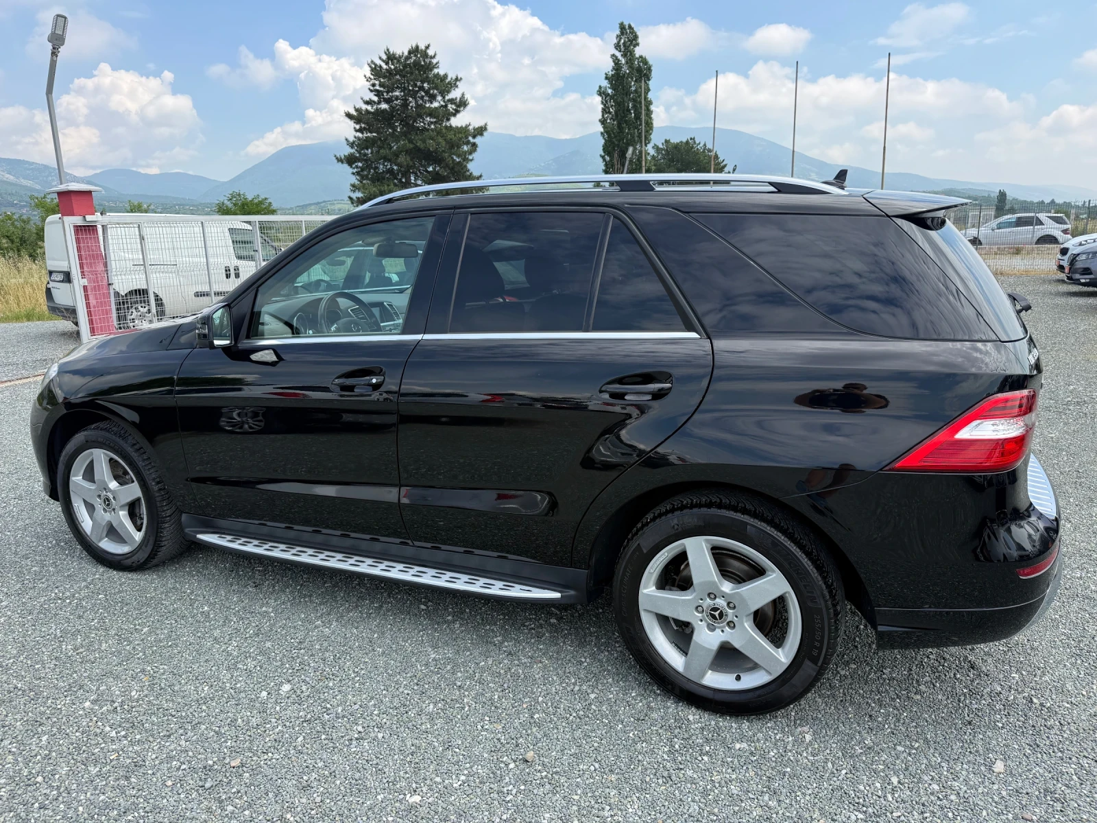 Mercedes-Benz ML 350 (KATO НОВА)^(4-MATIC), снимка 9 - Автомобили и джипове - 54256364