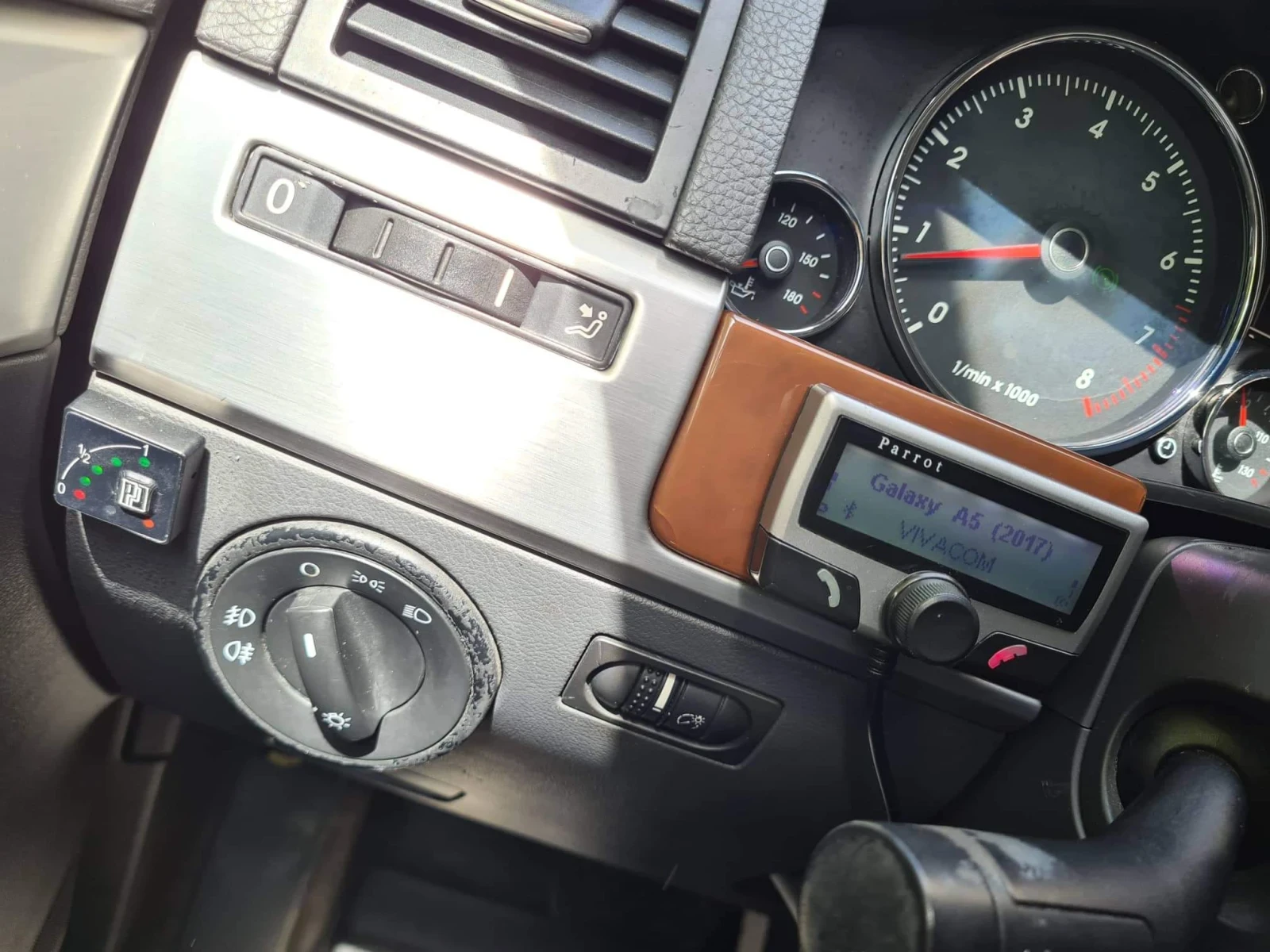 VW Touareg, снимка 7 - Автомобили и джипове - 54404841