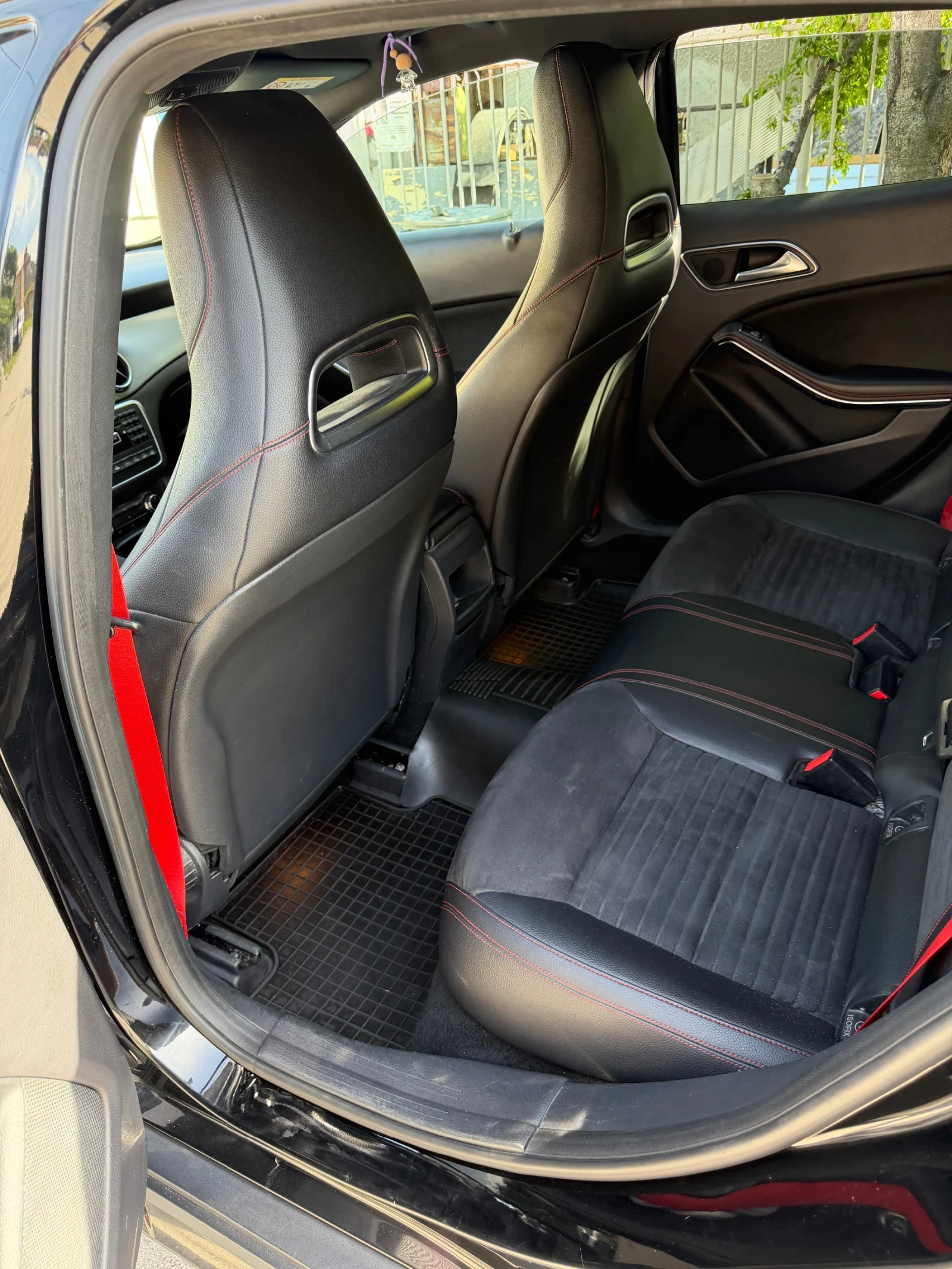 Mercedes-Benz GLA 220, снимка 10 - Автомобили и джипове - 54725770