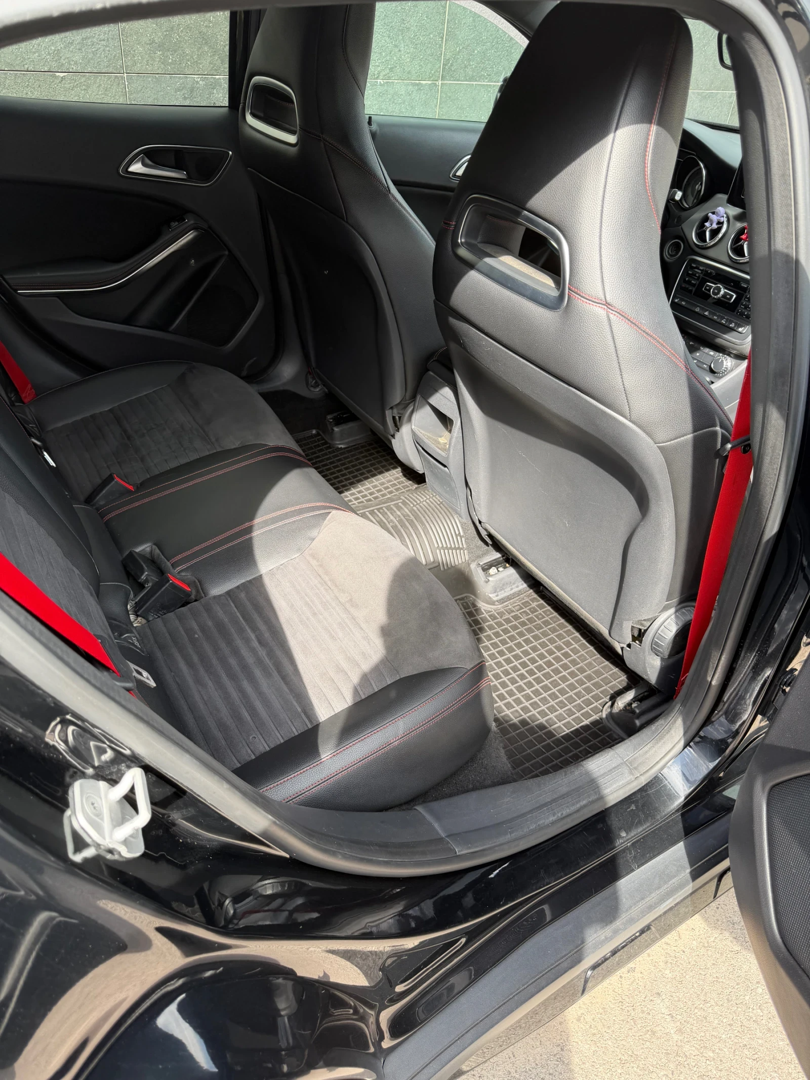 Mercedes-Benz GLA 220, снимка 15 - Автомобили и джипове - 54725770