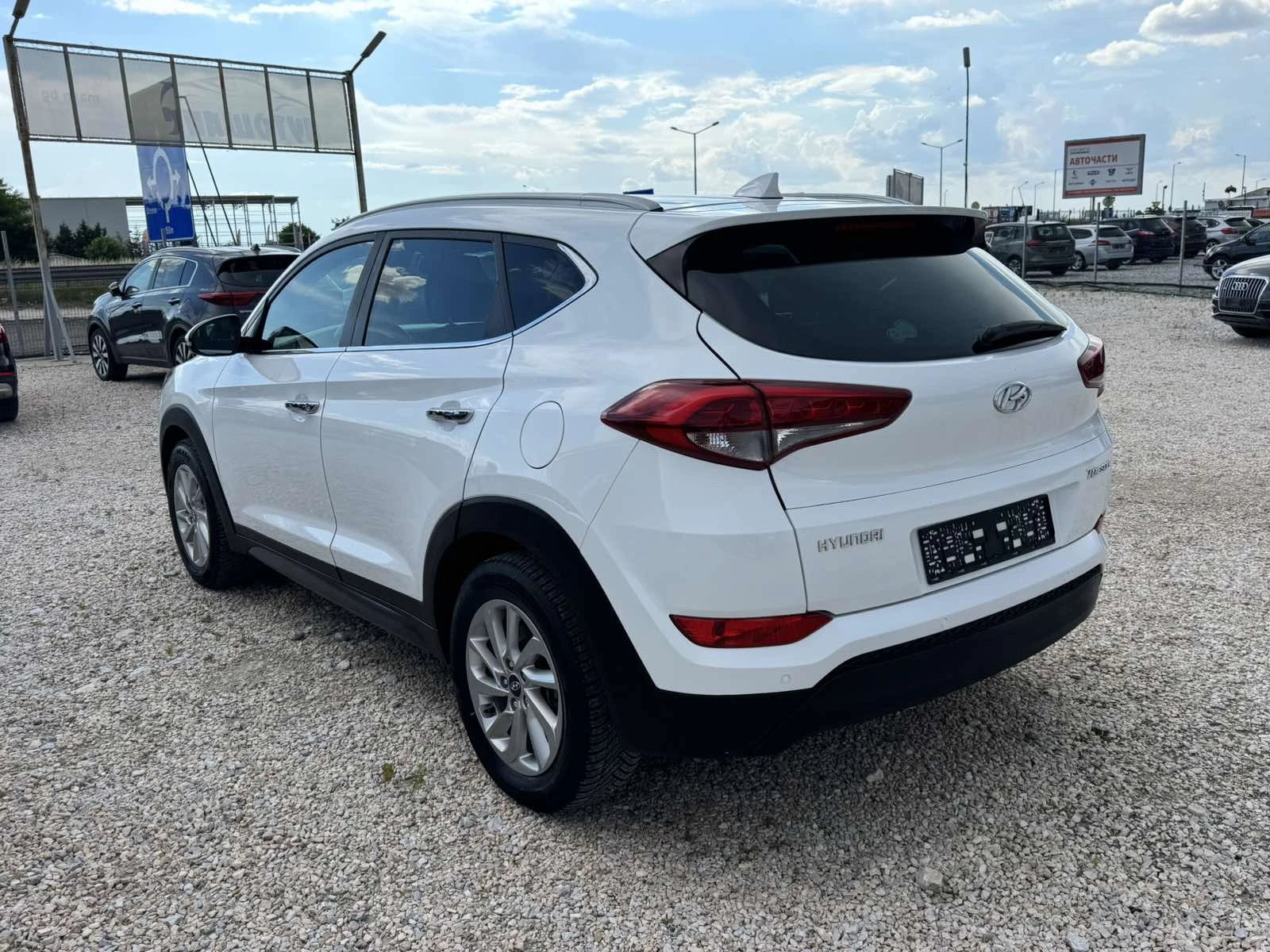Hyundai Tucson 1.7CRDI , снимка 6 - Автомобили и джипове - 54834793