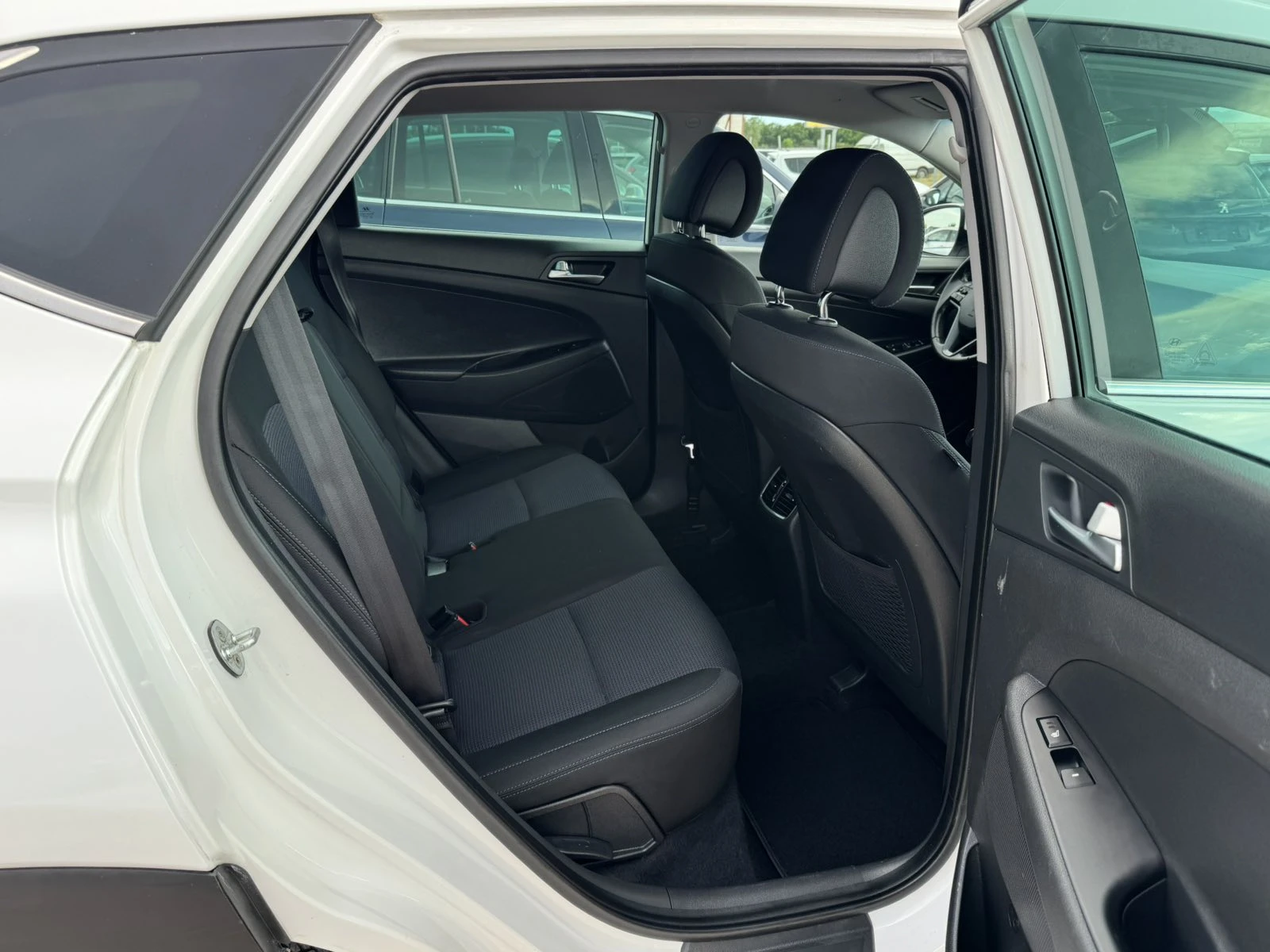 Hyundai Tucson 1.7CRDI , снимка 14 - Автомобили и джипове - 54834793
