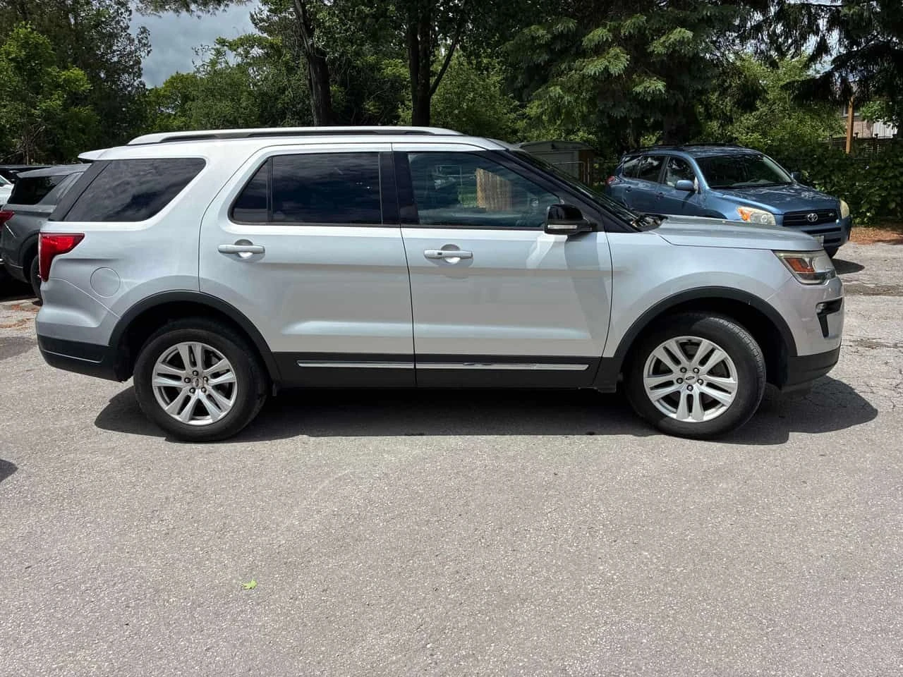 Ford Explorer * XLT * АВТОКРЕДИТ * ОТ ПРЕДСТАВИТЕЛСТВО , снимка 4 - Автомобили и джипове - 54970939