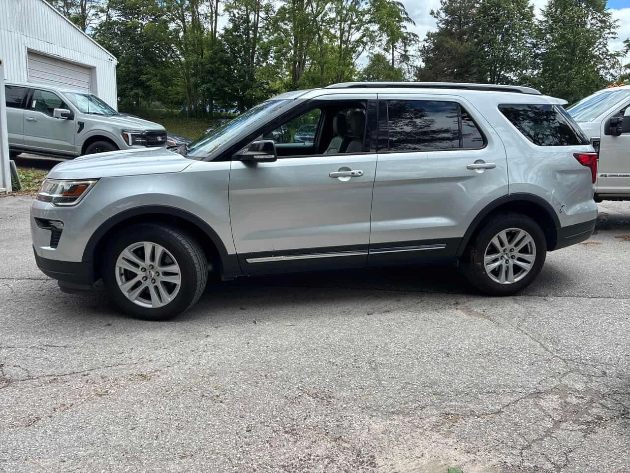 Ford Explorer * XLT * АВТОКРЕДИТ * ОТ ПРЕДСТАВИТЕЛСТВО , снимка 3 - Автомобили и джипове - 54970939
