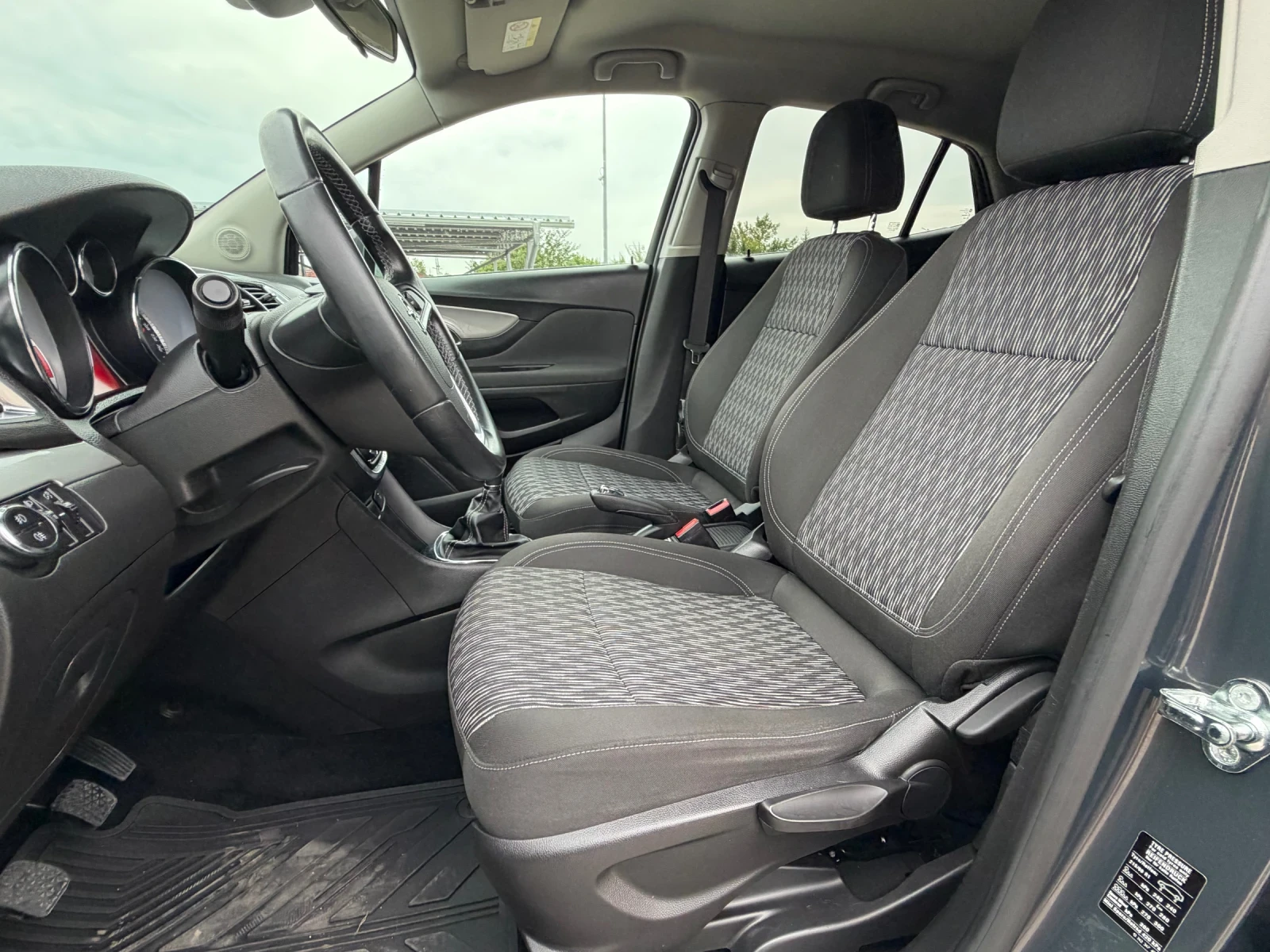 Opel Mokka 1.7CDTI, снимка 6 - Автомобили и джипове - 55130274