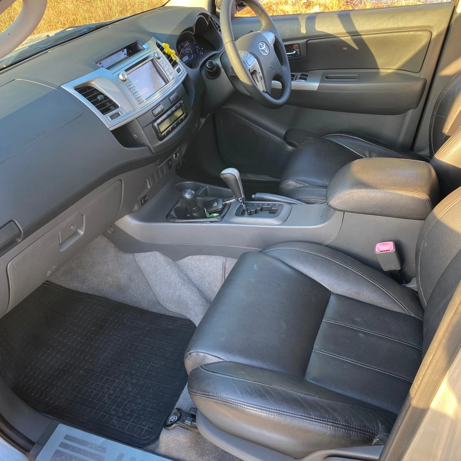 Toyota Hilux 3.0 d4d, снимка 11 - Автомобили и джипове - 55302492
