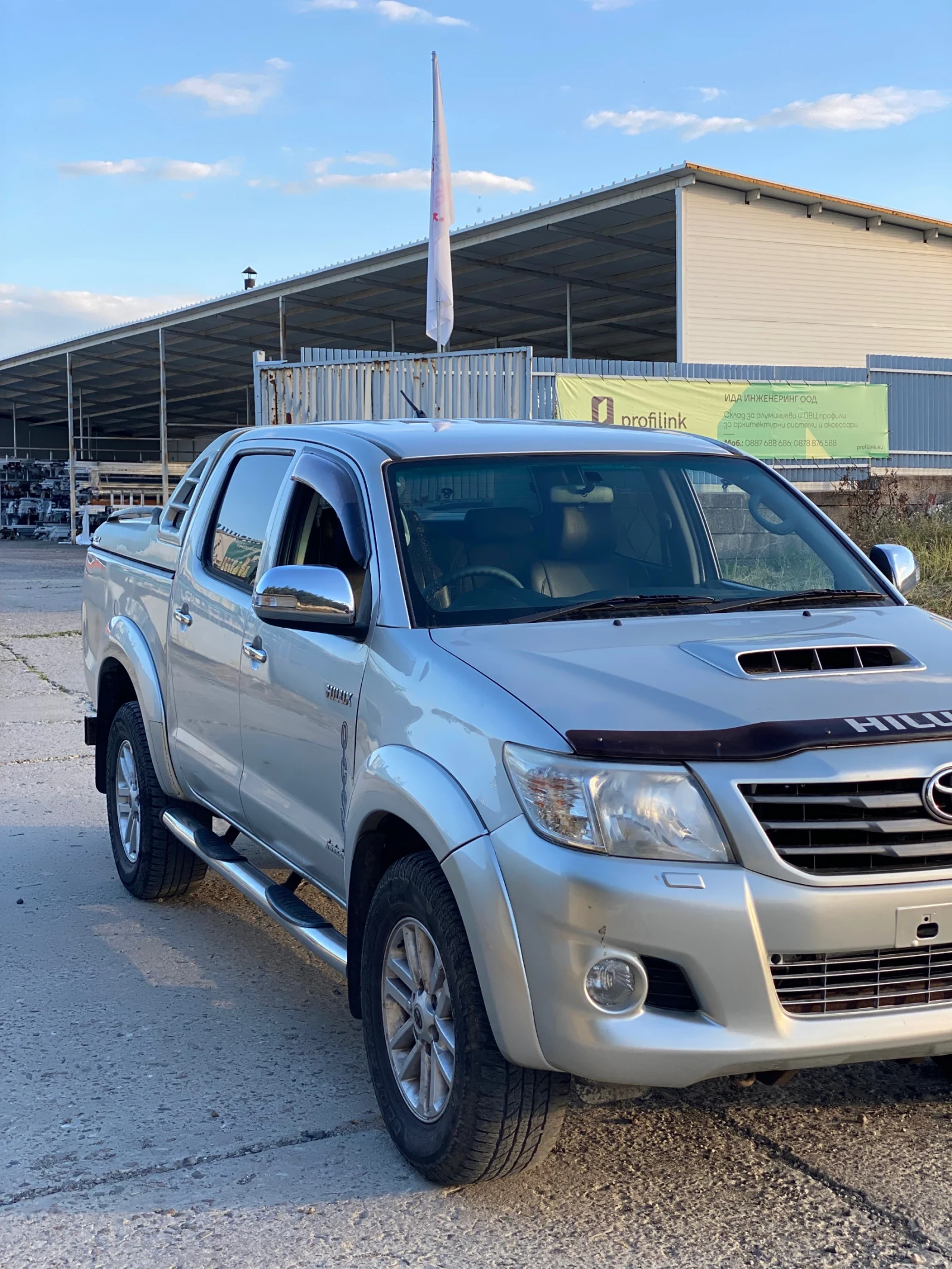 Toyota Hilux 3.0 d4d, снимка 3 - Автомобили и джипове - 55302492