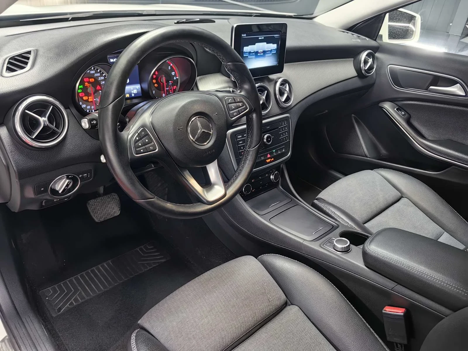 Mercedes-Benz GLA 220 2.2CDI* EURO6* AUTOMATIC* �������* SELECT DRIVE | Mobile.bg � ����������� 6