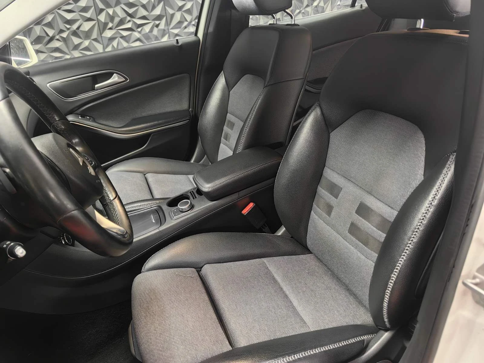 Mercedes-Benz GLA 220 2.2CDI* EURO6* AUTOMATIC* �������* SELECT DRIVE | Mobile.bg � ����������� 13