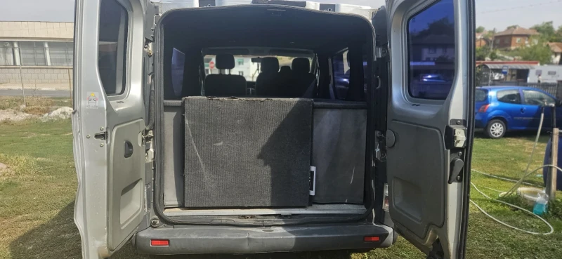 Opel Vivaro 2.0 TDCI, снимка 7 - Бусове и автобуси - 52327533
