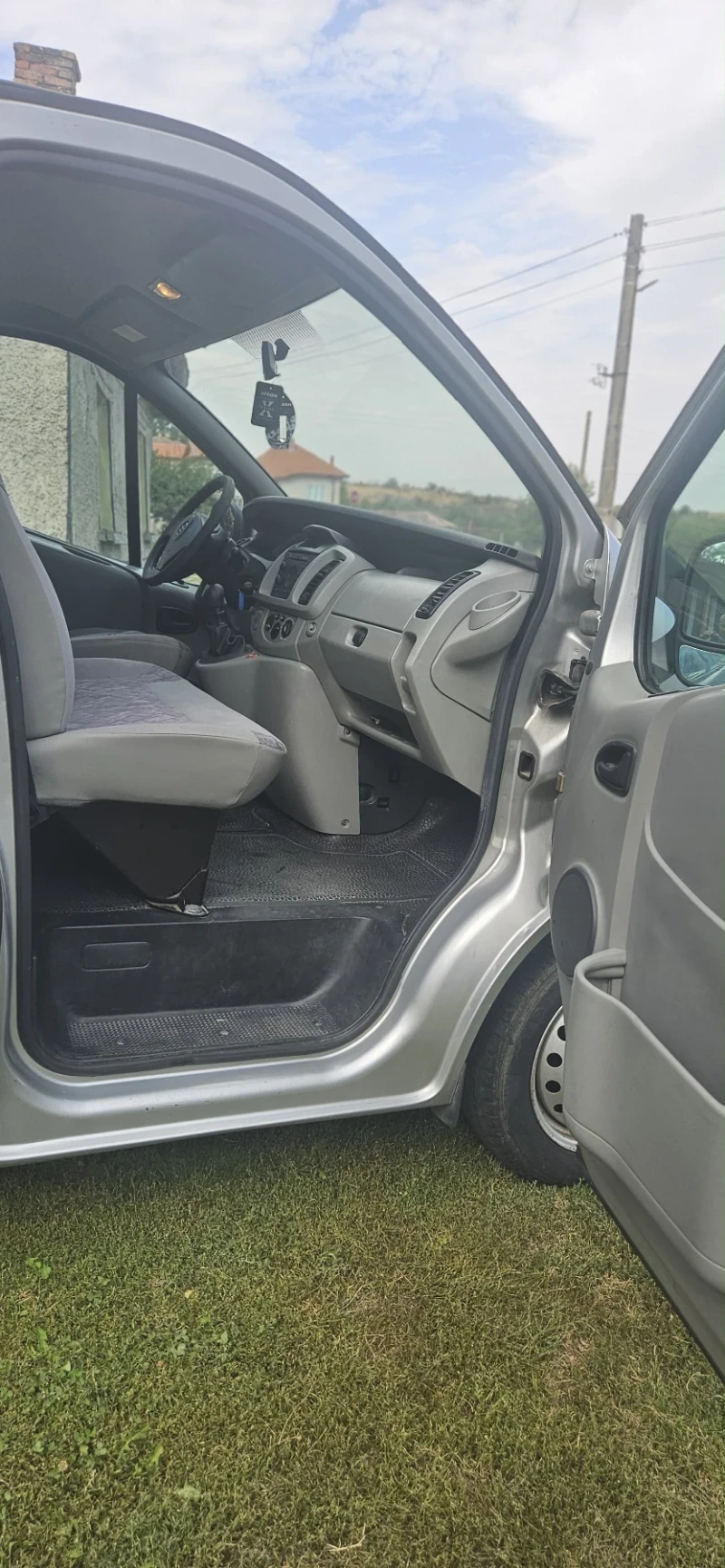 Opel Vivaro 2.0 TDCI, снимка 5 - Бусове и автобуси - 52327533